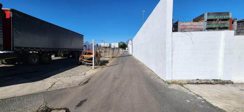750  m² Industrial space in Dal Josafat photo number 7