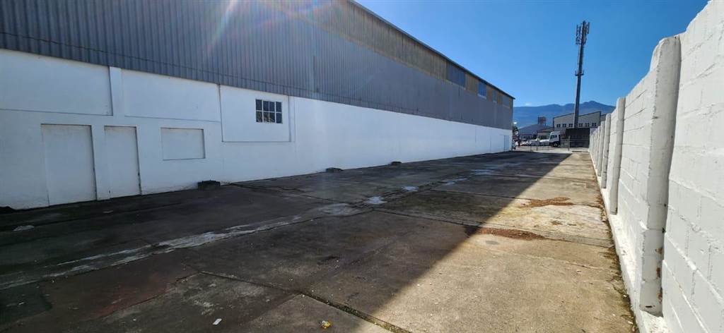 750  m² Industrial space in Dal Josafat photo number 15