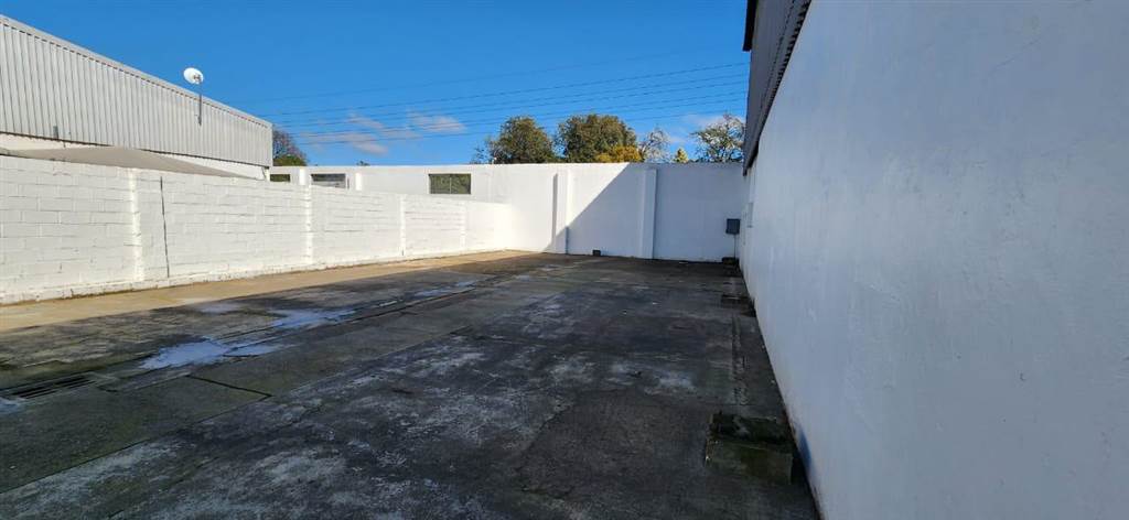 750  m² Industrial space in Dal Josafat photo number 11