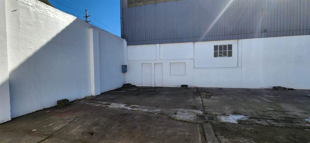 750  m² Industrial space in Dal Josafat photo number 14