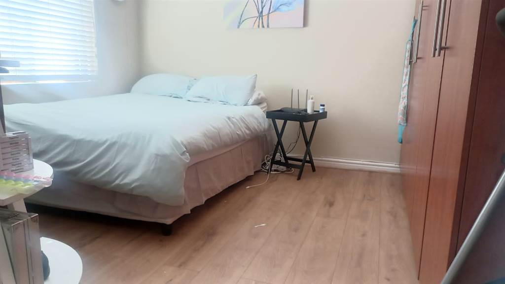 2 Bed Apartment in Fish Hoek photo number 8