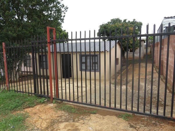 2 Bedroom House 2 Bedroom House