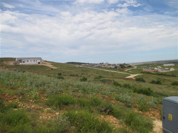 1504 m² Land available in Mossel Bay Central