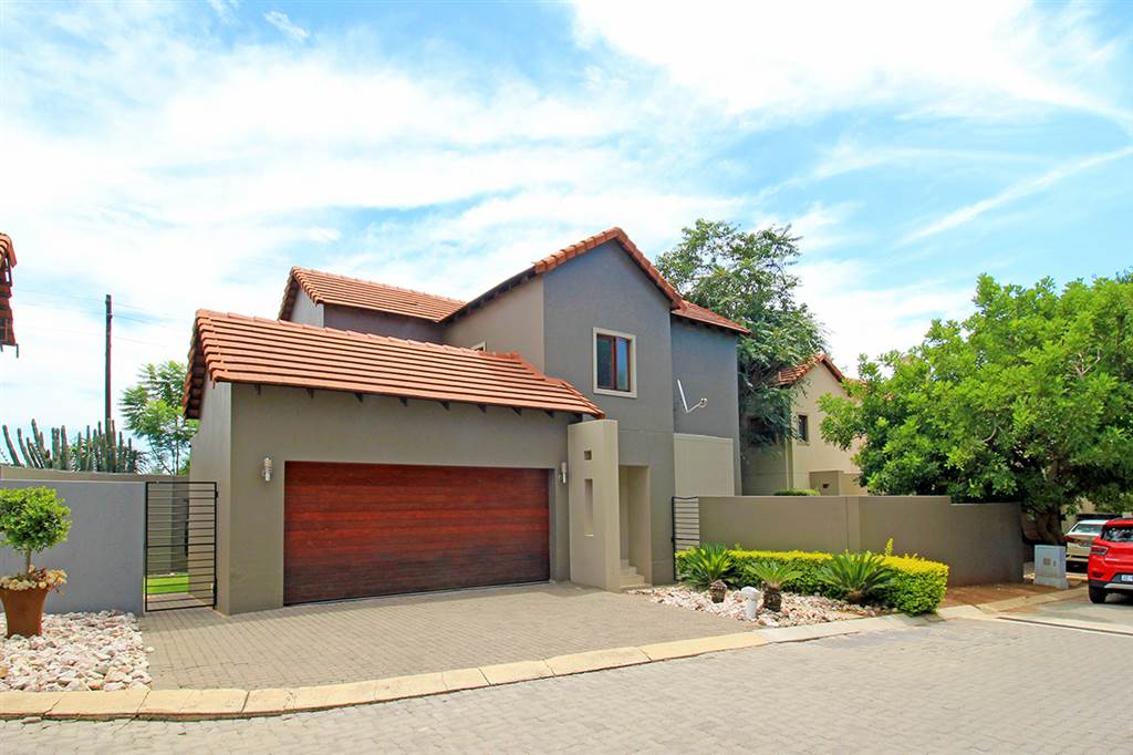 3 Bed House in Broadacres photo number 9