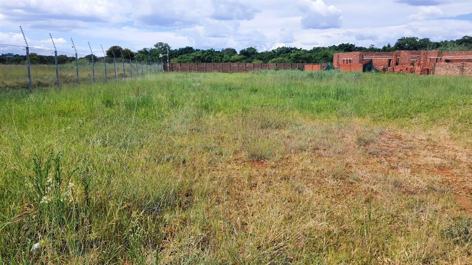 653 m² Land available in Derdepoort photo number 1