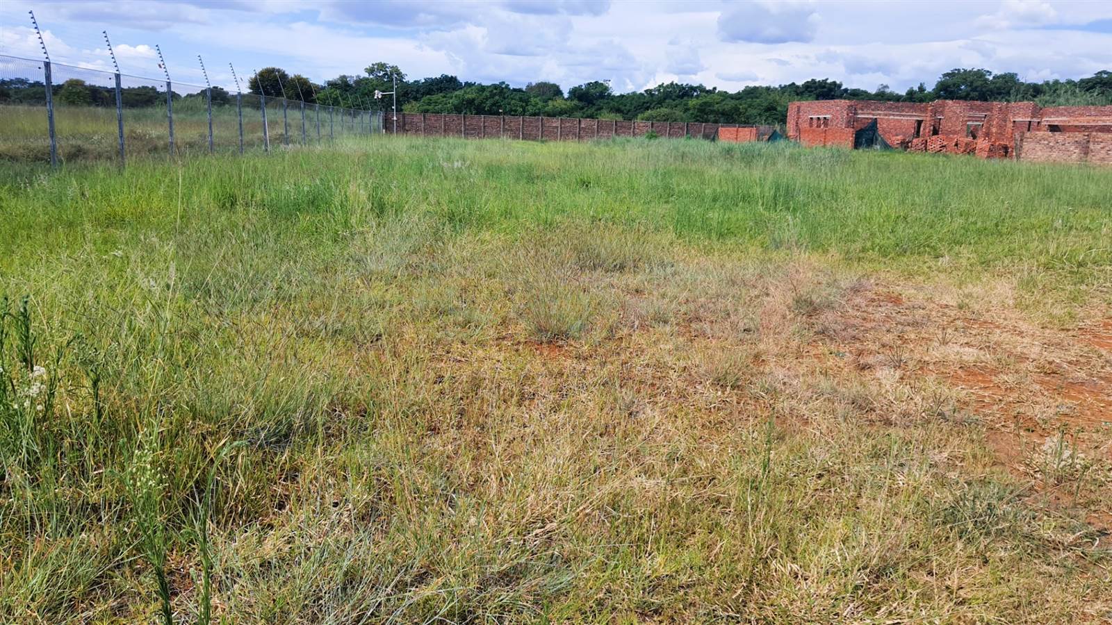 653 m² Land available in Derdepoort photo number 8