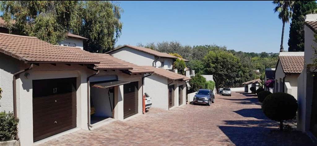 2 Bed Townhouse in Rivonia photo number 4