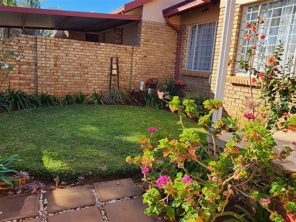 2 Bed Townhouse in Magalieskruin