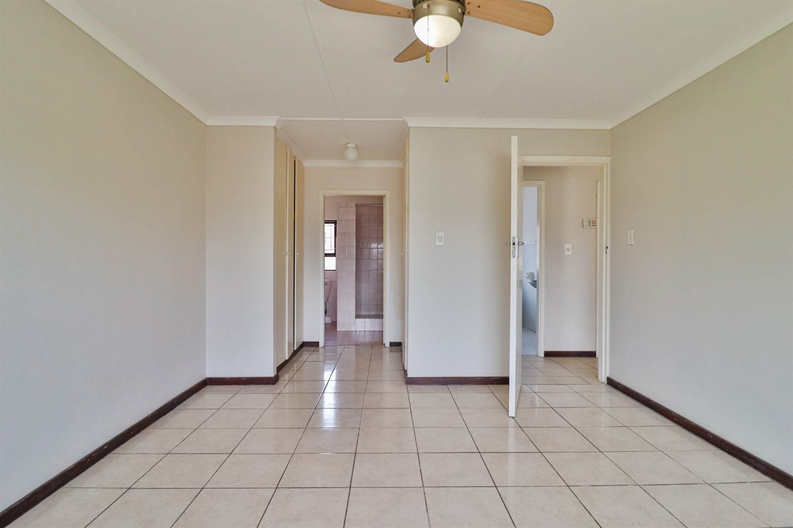 3 Bed Townhouse in Doonside photo number 20