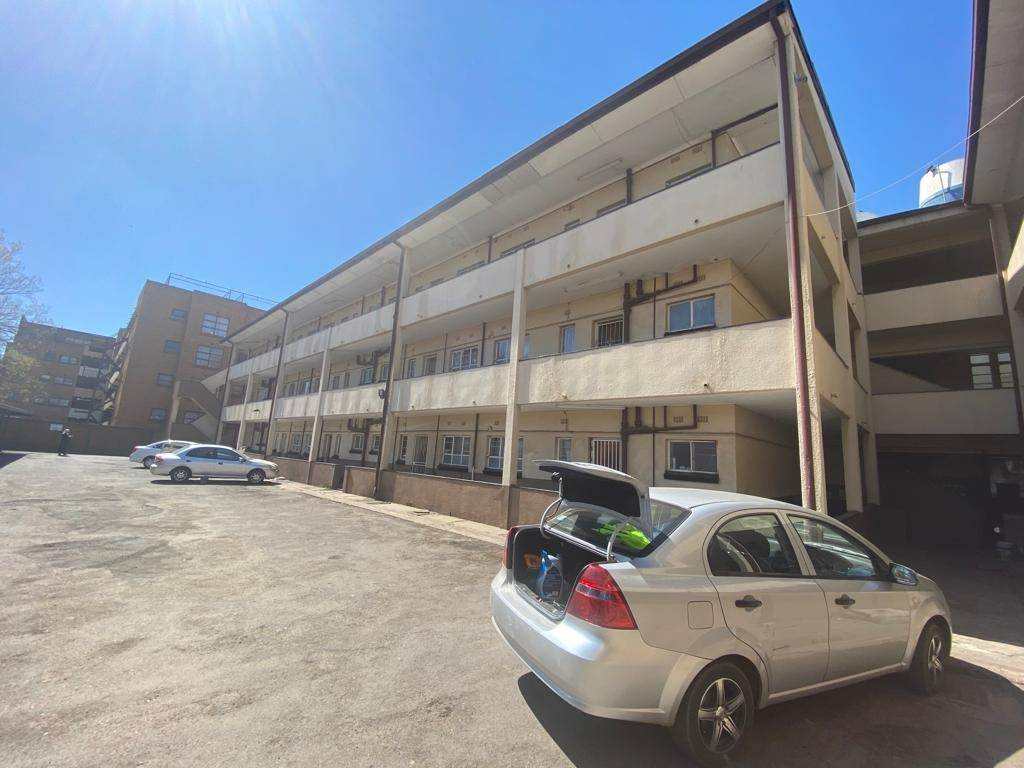 1 Bed Apartment in Vereeniging Central photo number 2