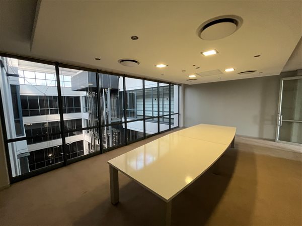 788.4  m² Commercial space