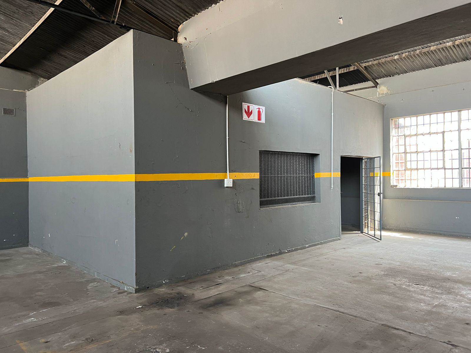 1000  m² Industrial space in Germiston Central photo number 7