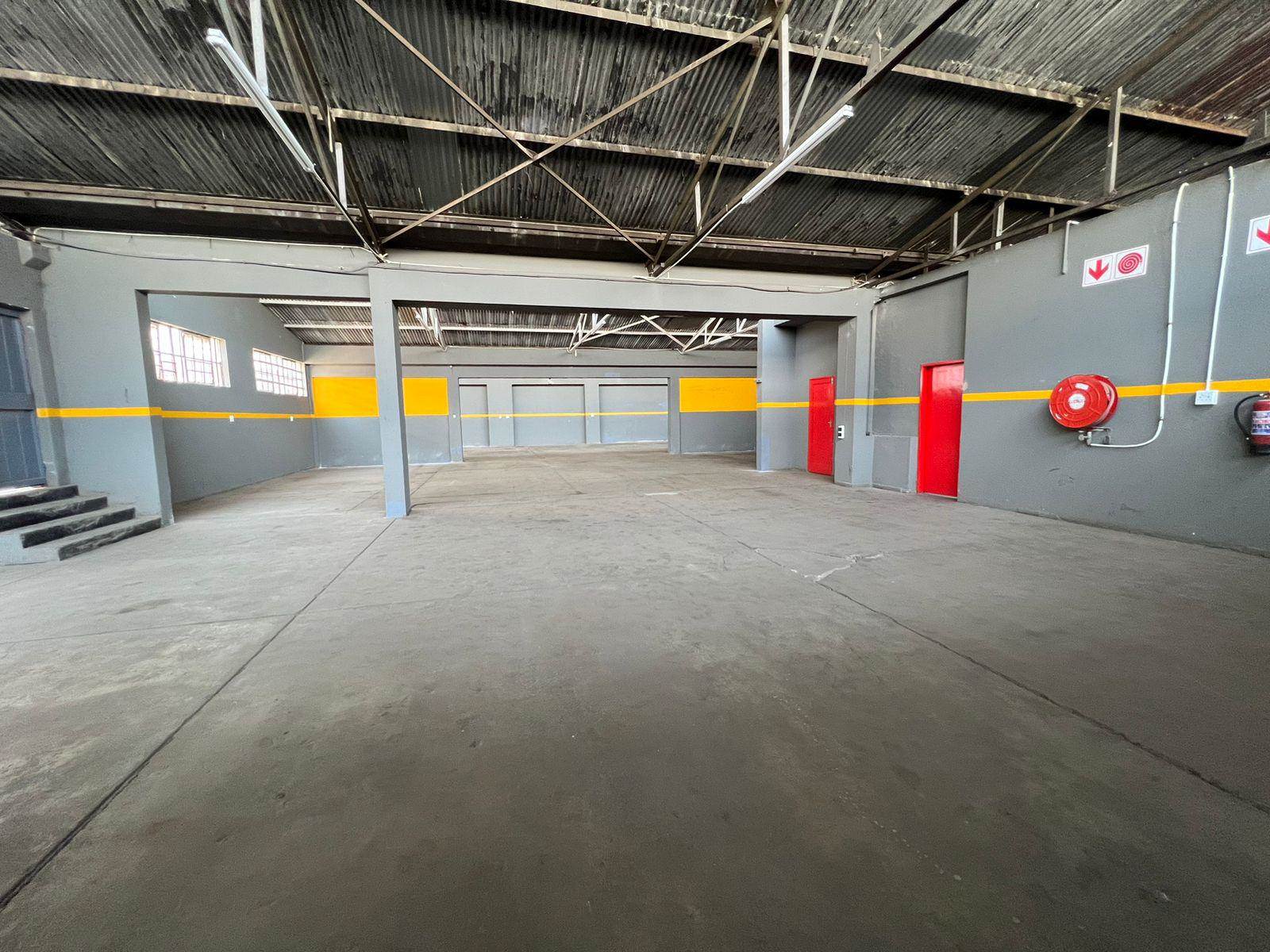 1000  m² Industrial space in Germiston Central photo number 6