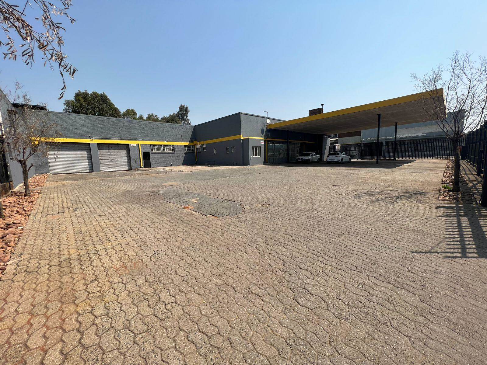 1000  m² Industrial space in Germiston Central photo number 18