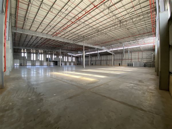 8 500  m² Industrial space