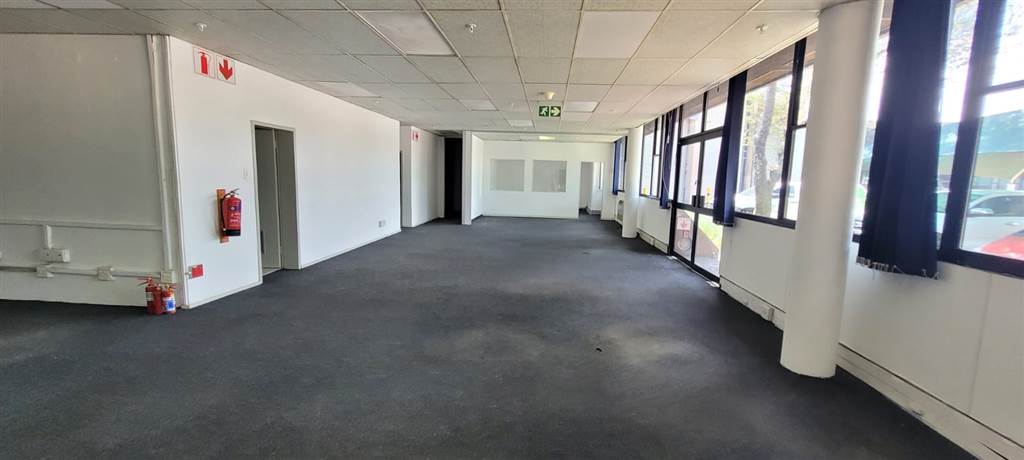 217  m² Commercial space in Isando photo number 10