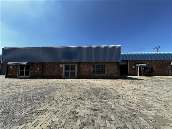 4 000  m² Industrial space