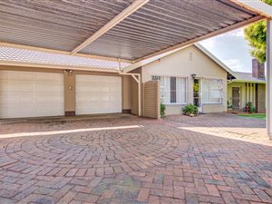 3 Bed House in Aston Manor