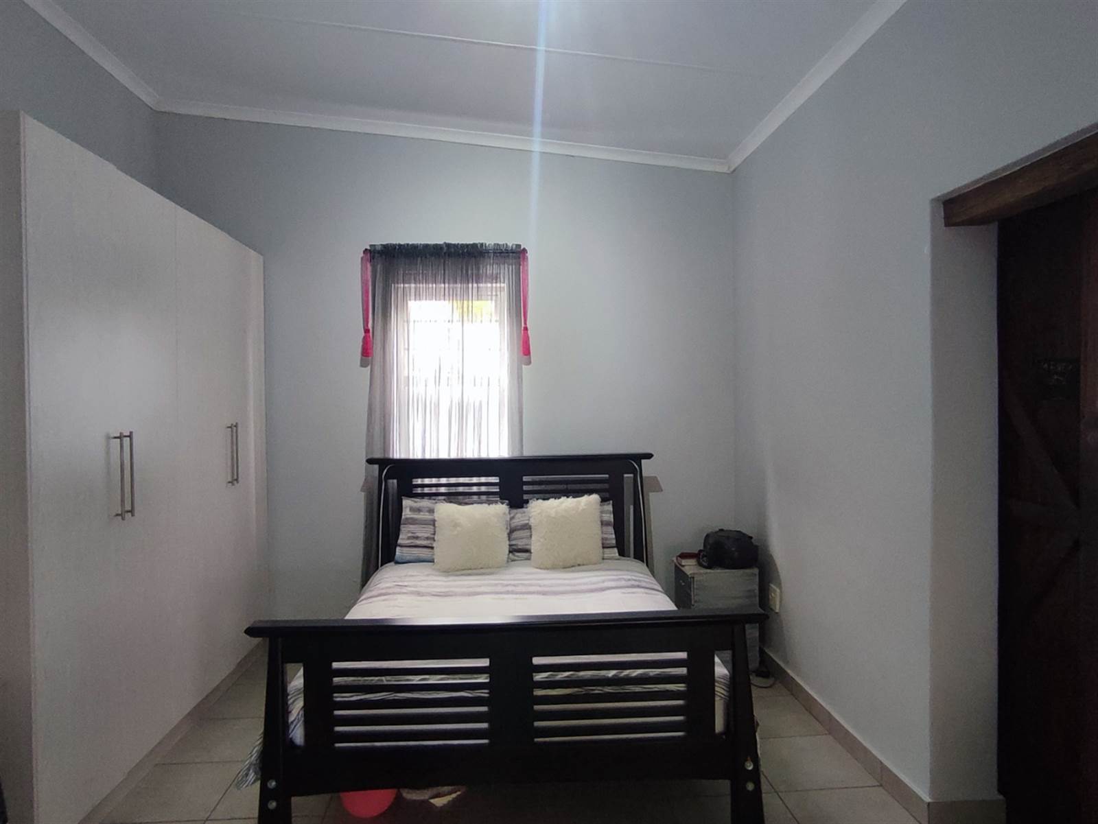 4 Bed House in Swellendam photo number 15
