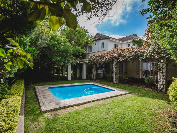 4 Bedroom House 4 Bedroom House
