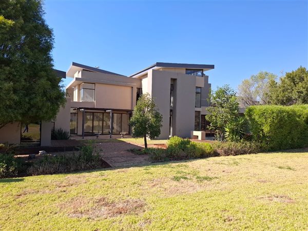 4 Bedroom House 4 Bedroom House