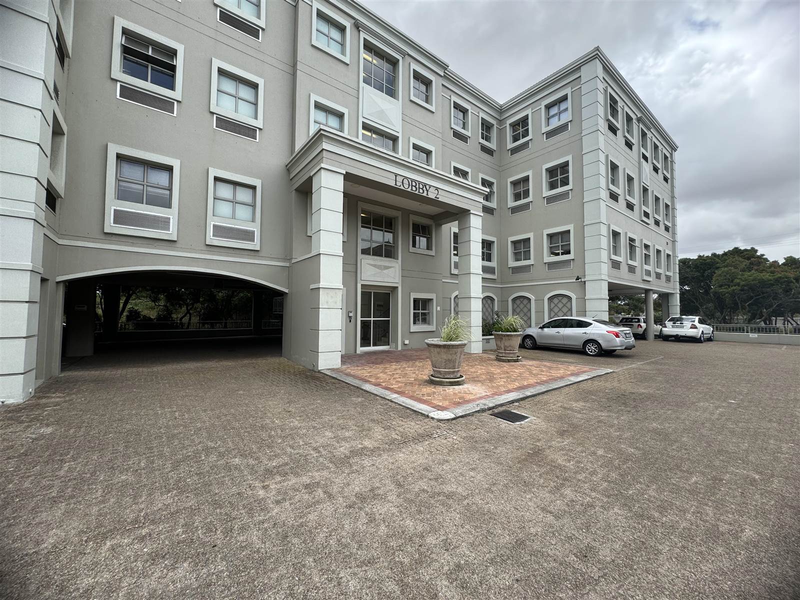 604  m² Commercial space in Pinelands photo number 1