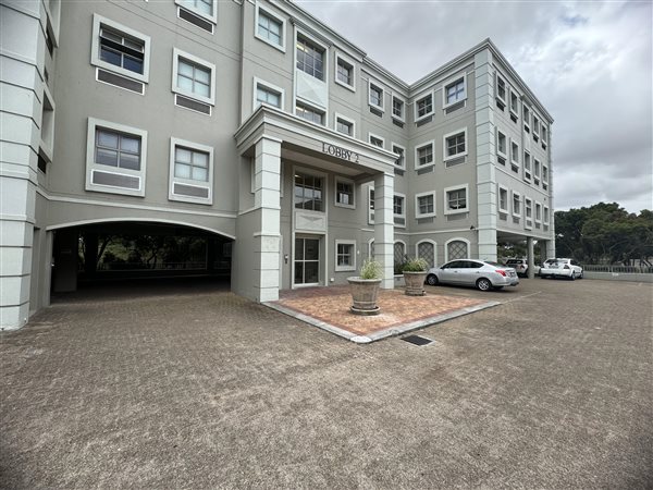 604  m² Commercial space