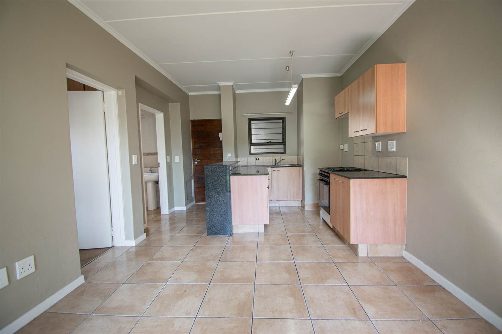 1 Bed Apartment in Sunninghill photo number 1