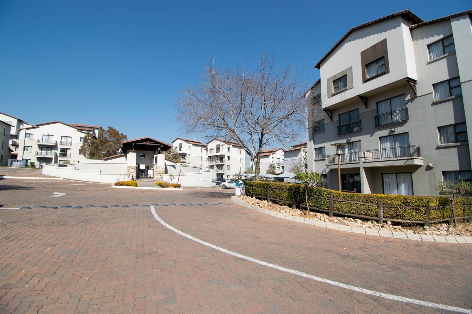 1 Bed Apartment in Sunninghill photo number 24