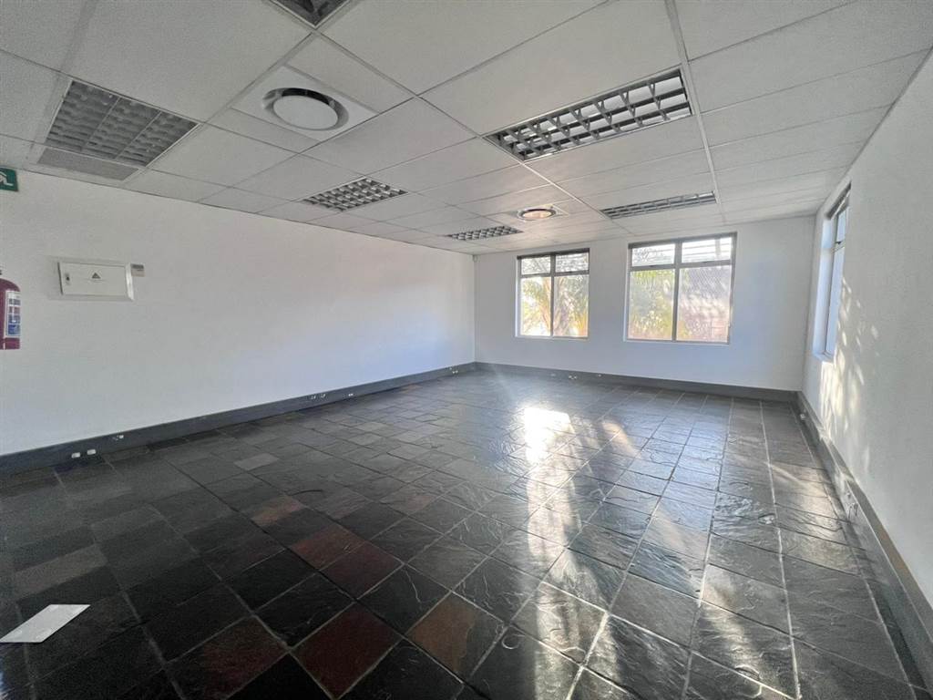 442  m² Commercial space in Constantia Kloof photo number 30