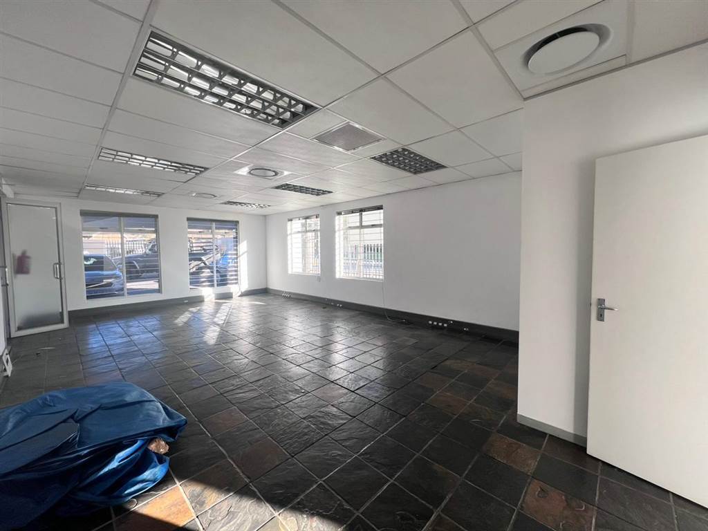 442  m² Commercial space in Constantia Kloof photo number 9