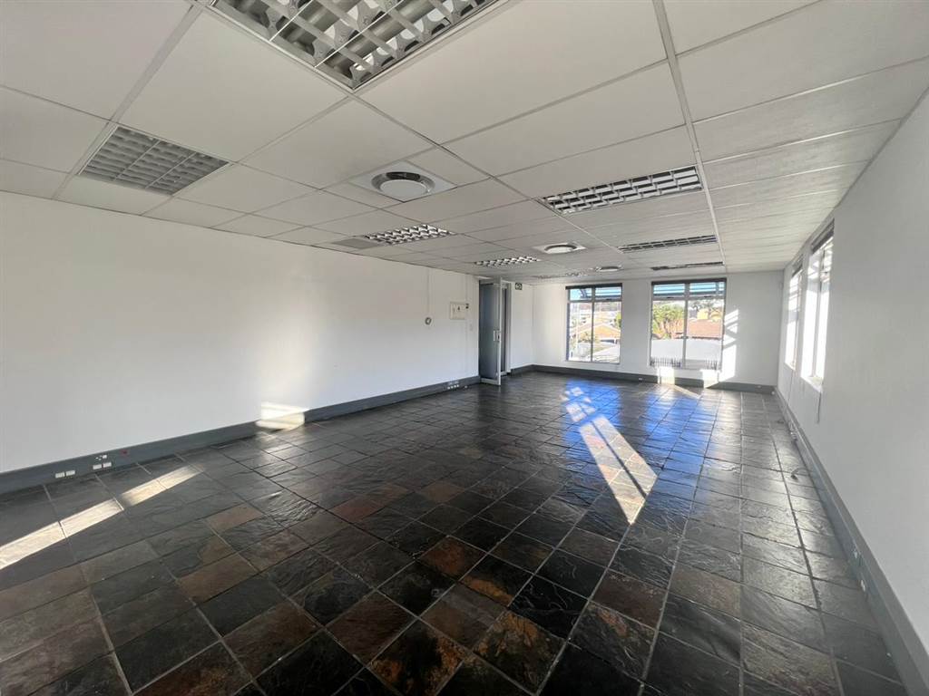 442  m² Commercial space in Constantia Kloof photo number 18