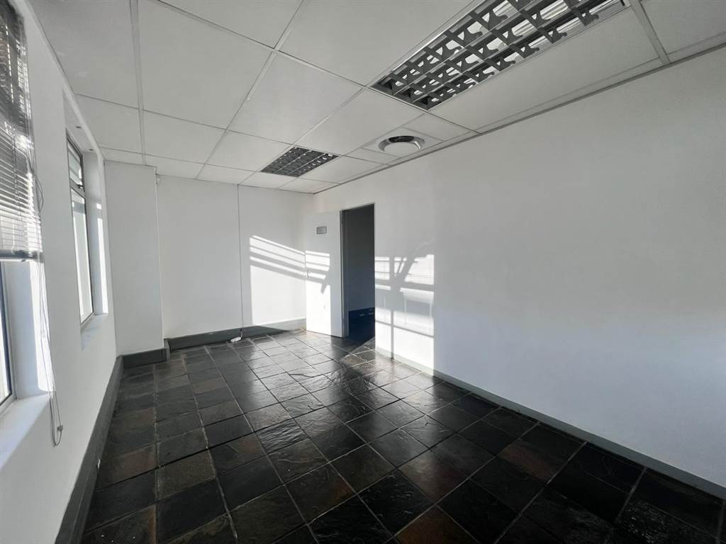 442  m² Commercial space in Constantia Kloof photo number 21
