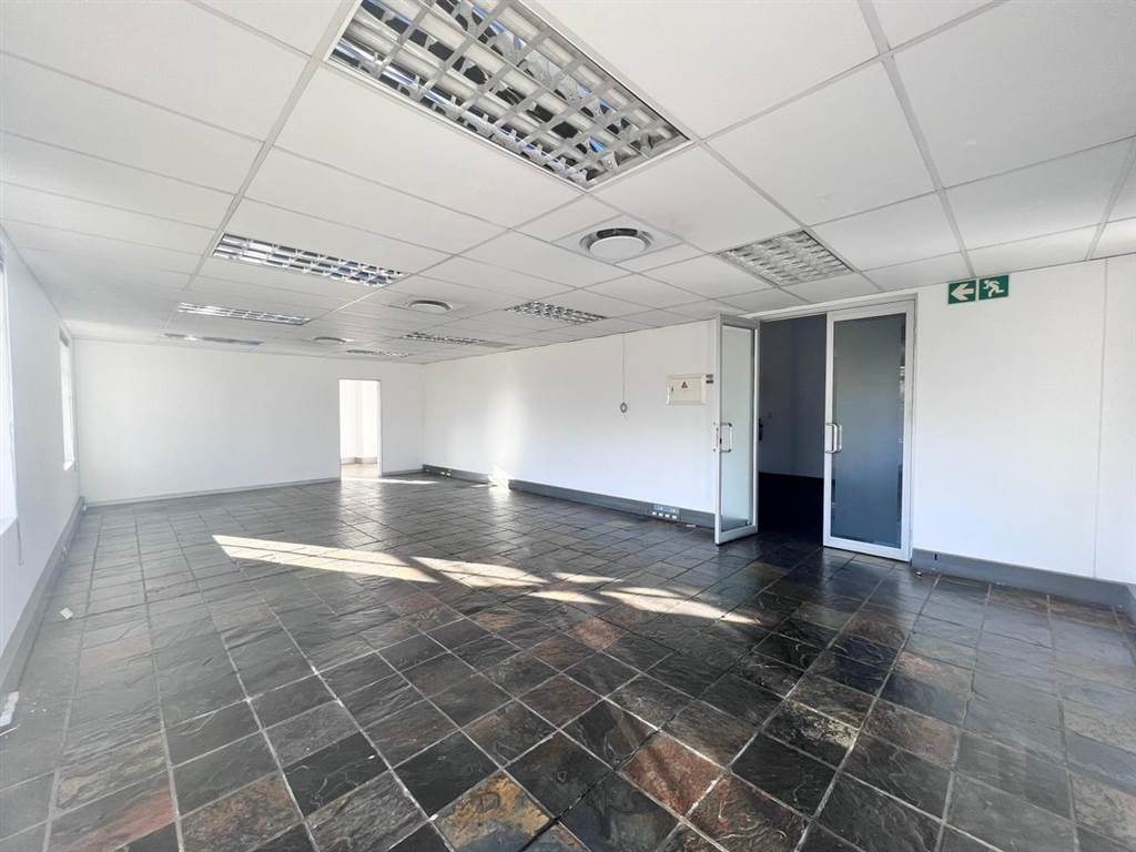 442  m² Commercial space in Constantia Kloof photo number 19