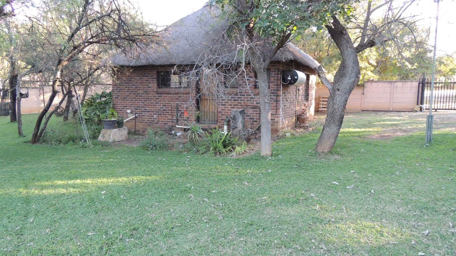 2 Bed House in Kameelfontein and surrounds photo number 7