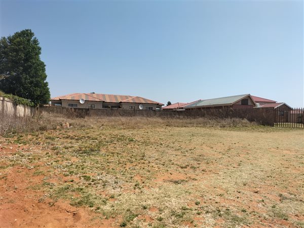 759 m² Land available in Flamwood