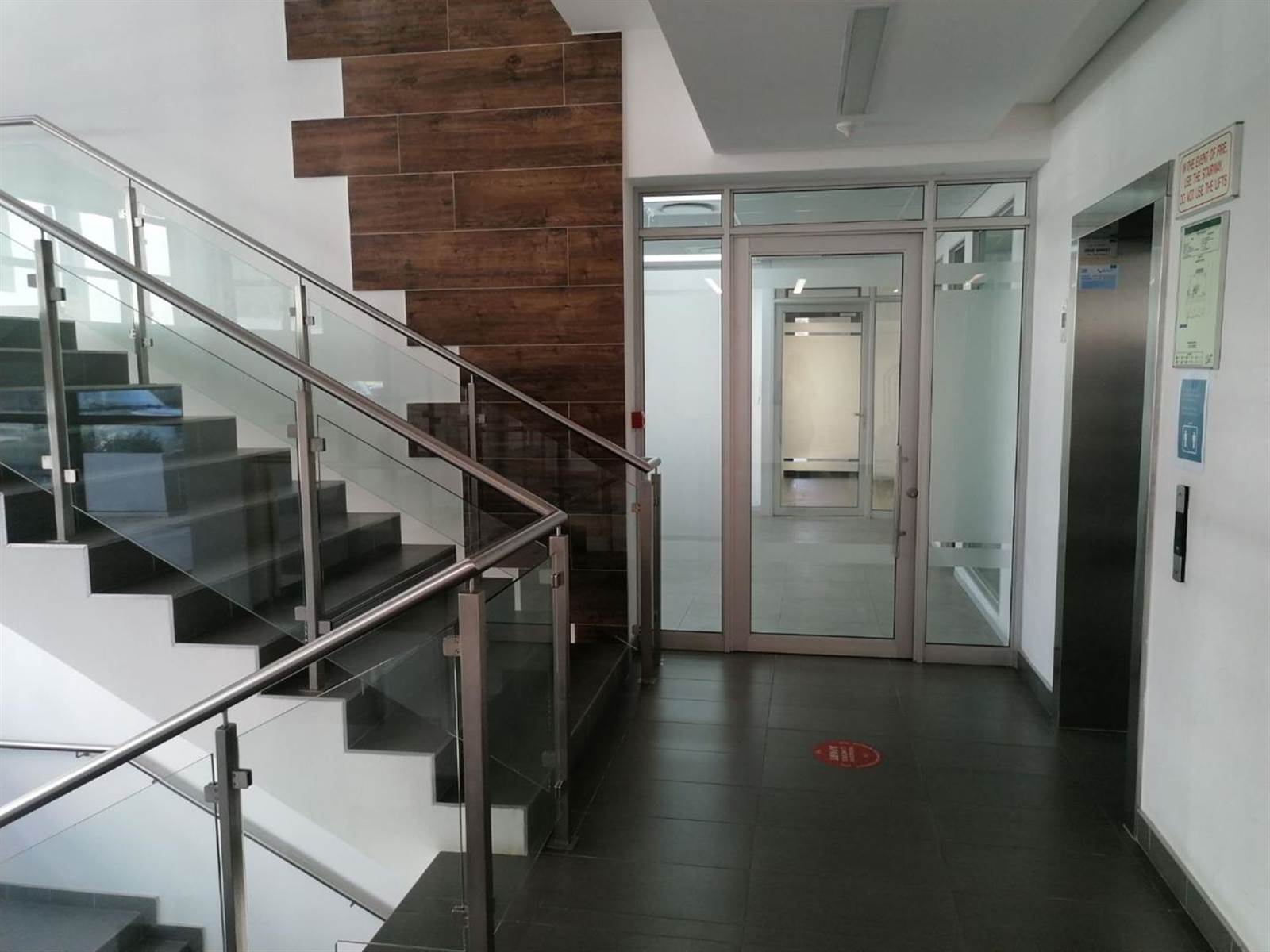 652  m² Commercial space in Bryanston photo number 2