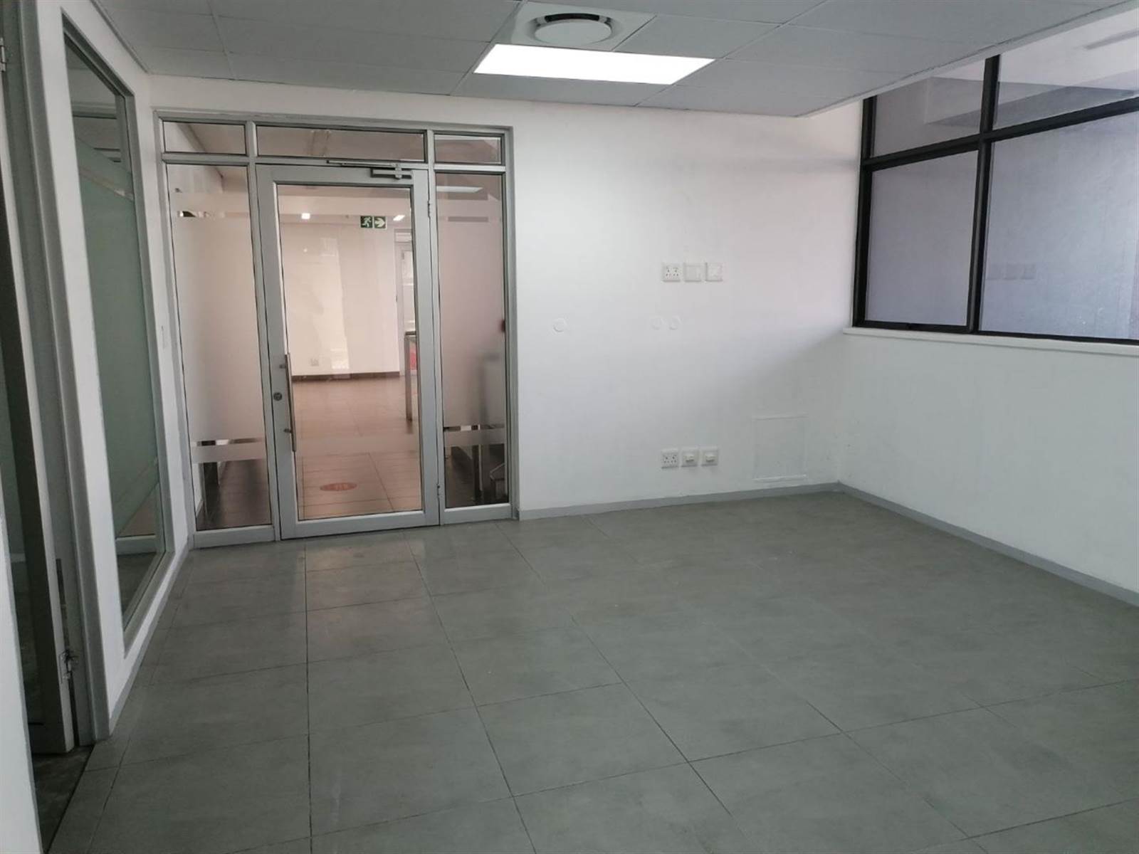 652  m² Commercial space in Bryanston photo number 3