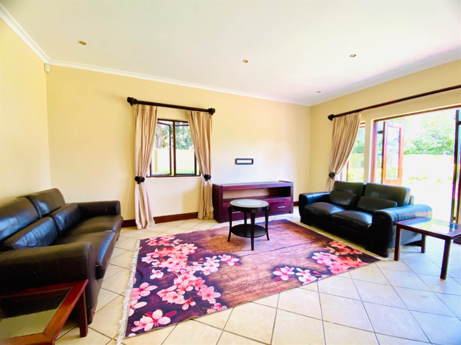 4 Bed House in Silver Lakes Golf Estate photo number 18