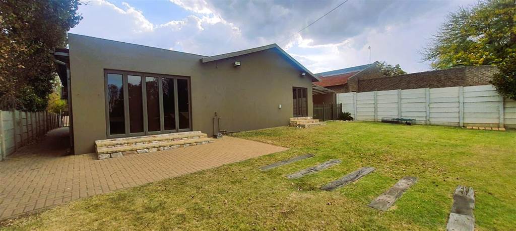 3 Bed House in Standerton Central photo number 14