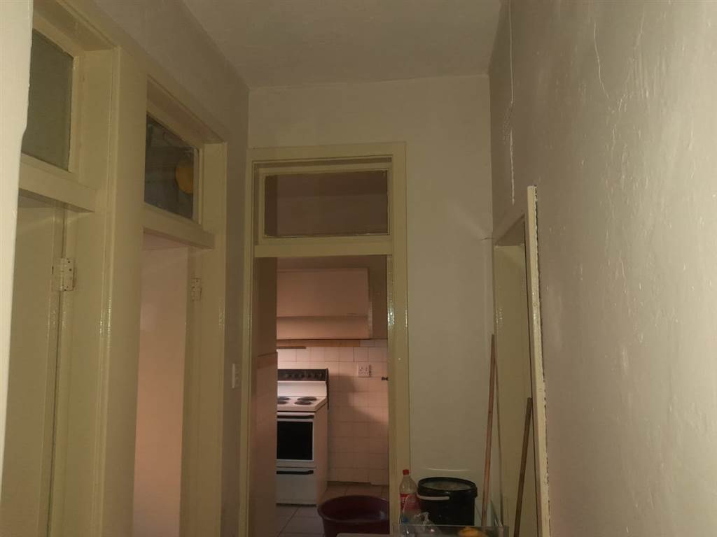 1 Bed Apartment in Hillbrow photo number 22