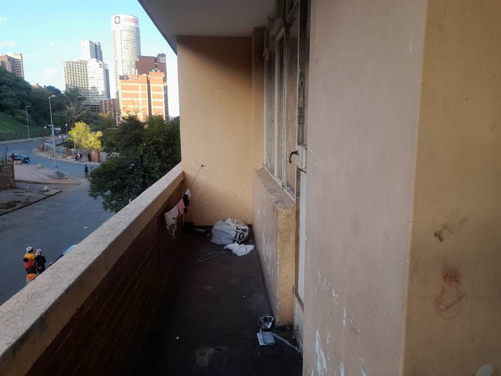 1 Bed Apartment in Hillbrow photo number 25