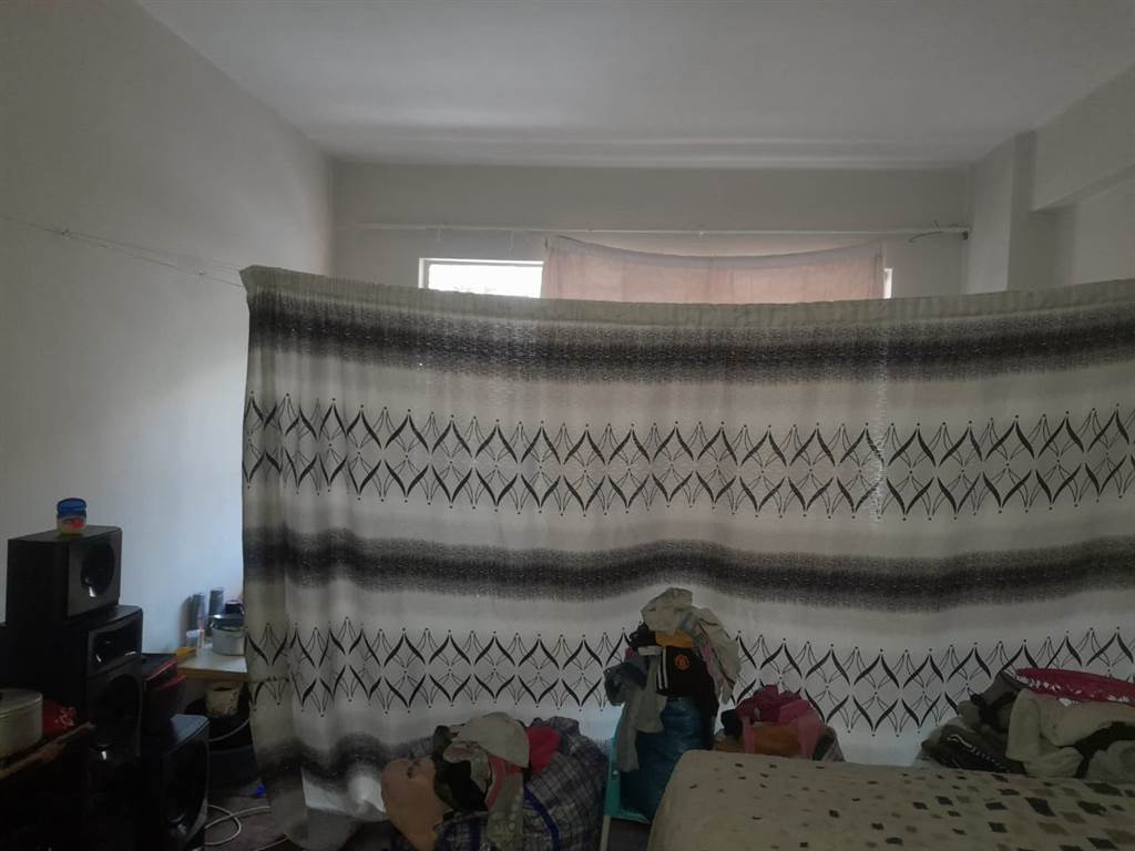 1 Bed Apartment in Hillbrow photo number 17