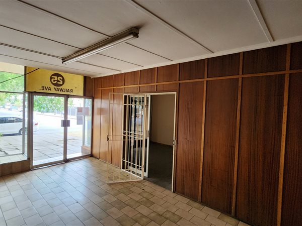 89  m² Commercial space