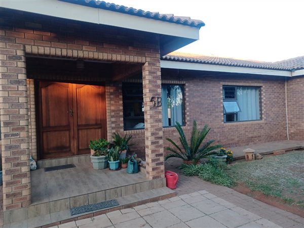 4 Bed House in Hillcrest