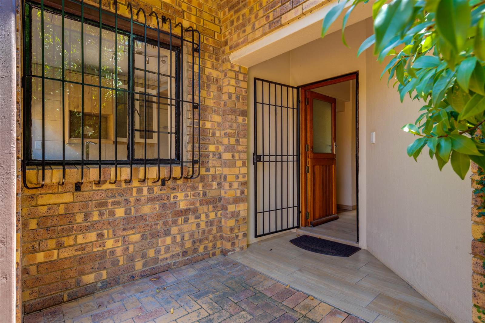 2 Bed Townhouse in Lonehill photo number 17
