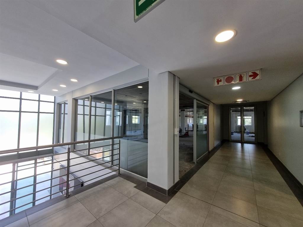 153  m² Commercial space in Hatfield photo number 2