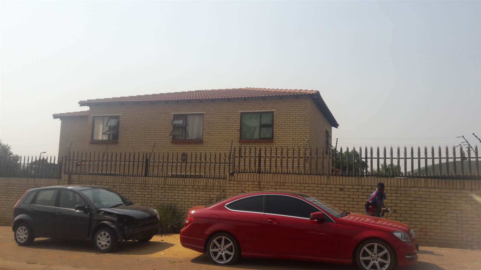 6 Bed House in Lenasia photo number 11