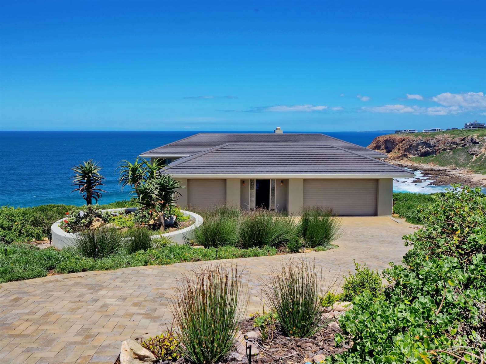 4 Bed House in Pinnacle Point Golf Estate photo number 2