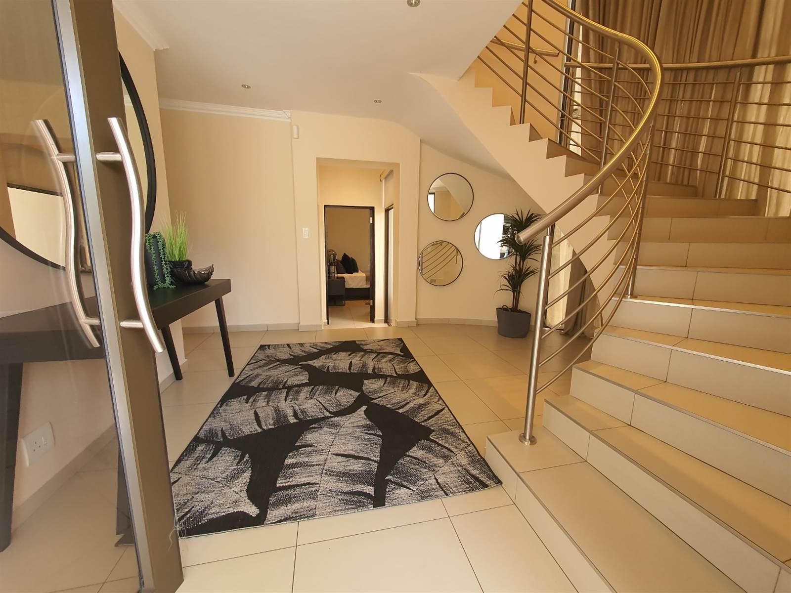 4 Bed House in Ebotse Estate photo number 2